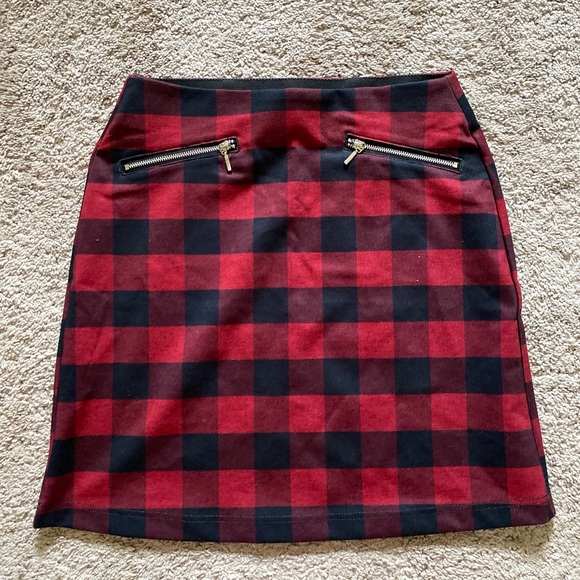 Maurices Dresses & Skirts - Maurices women’s extra small red / black plaid skirt